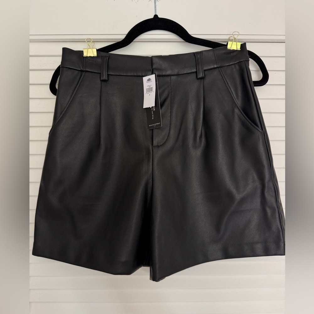 NWT Banana Republic Black High Waist Faux Leather Shorts size Small